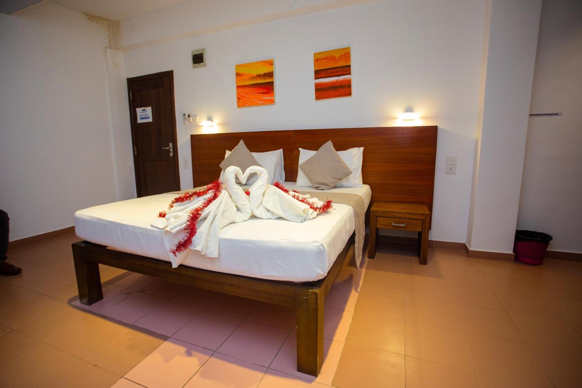 Lucky Seven Hikkaduwa Hotel Exterior foto