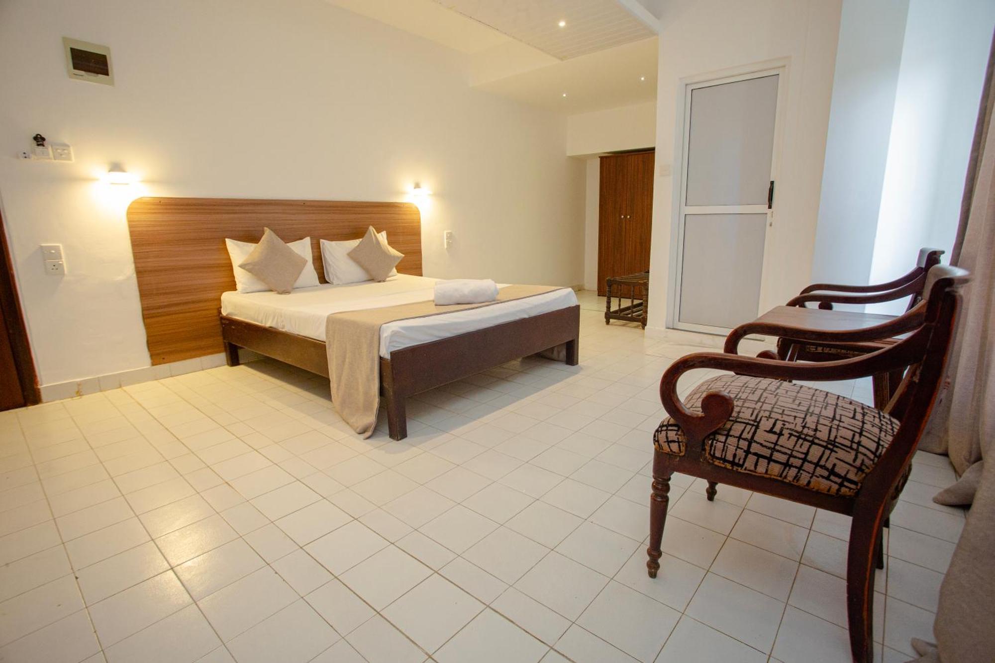 Lucky Seven Hikkaduwa Hotel Exterior foto