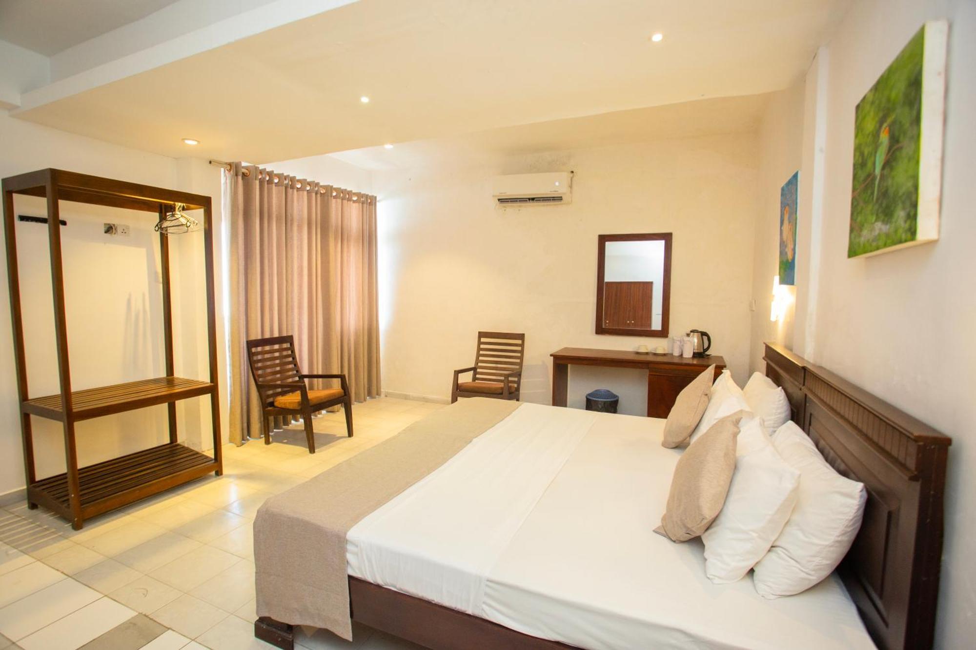 Lucky Seven Hikkaduwa Hotel Exterior foto